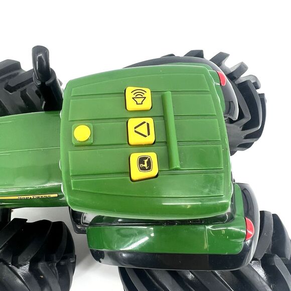 WORKING JOHN DEERE TOY TRACTOR & WAGON MODEL 46260 W/ LIGHTS & SOUNDS - Picture 3 of 16